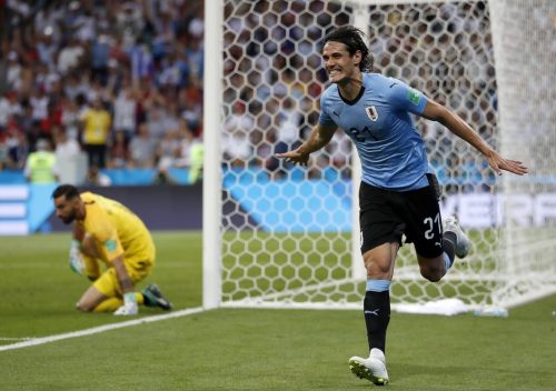 Cavani duplájával Uruguay búcsúztatta az Európa-bajnokot