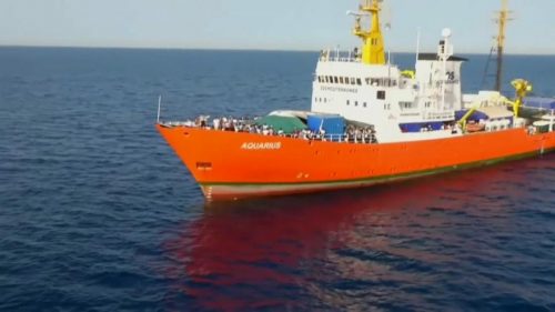 Olasz nyomásra visszavonták az Aquarius engedélyét (VIDEÓ)