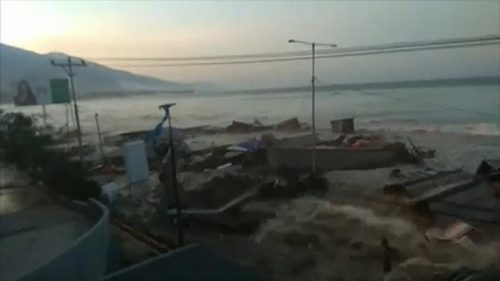 Megrázó videó az indonéz cunami érkezéséről (VIDEÓ)