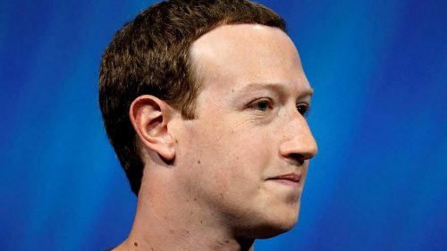 A facebook részvényesei lapátra tennék Zuckerberget