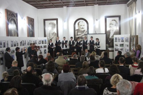 Emléktábla 103 év után