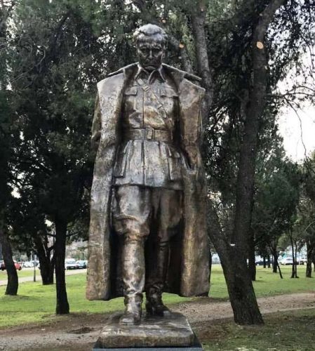 Szobrot emeltek Montenegróban Titónak