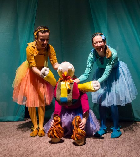 Tündérek tenyerén – babaszínház a Cimborák Bábszínházban (Sepsiszentgyörgy)