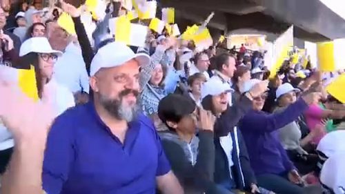 Történelmi pápalátogatás (VIDEÓ)