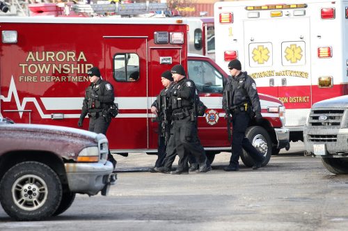 Több halottja van a Chicago melletti lövöldözésnek, meghalt az elkövető is