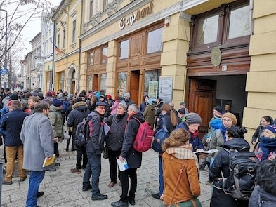 Tüntetés volt Magyarország kolozsvári főkonzulátusánál az MTA körüli bizonytalanság miatt
