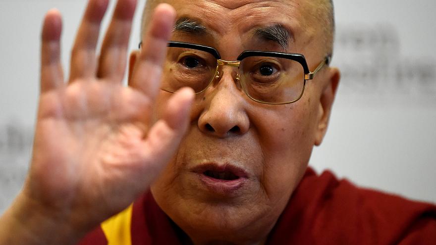 Mellkasi fertőzés miatt kórházba került a dalai láma (VIDEÓ)