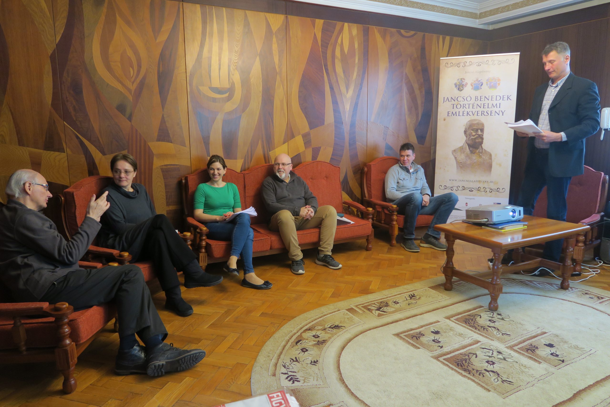 Tíz csapat jutott tovább a III. Jancsó Benedek történelmi emlékverseny döntőjébe