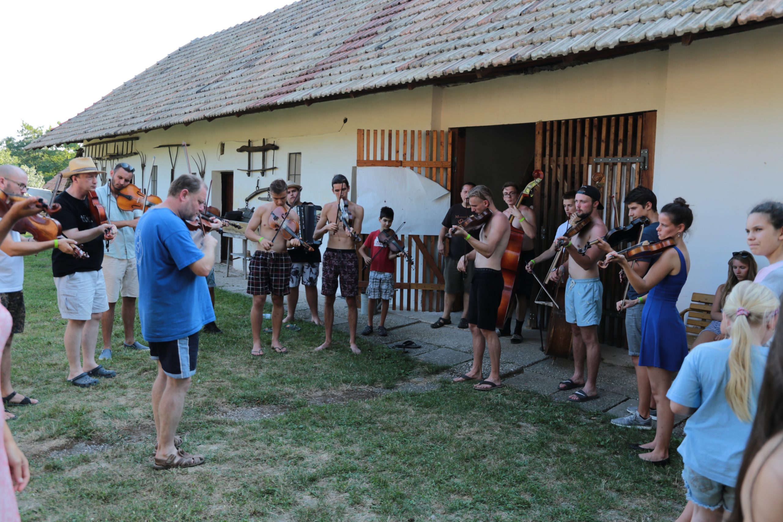 Pajtások táncháza – FolkSzöglet a Gombaszögi Nyári Táborban
