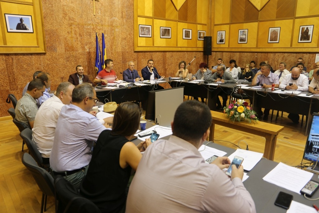 Útépítés, kórházfejlesztés, műemlékvédelem (Hargita Megye Tanácsa augusztusi ülése)