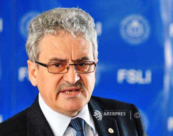 FSLI: Huszonötezer pedagógus elbocsátását vonhatja maga után a heti óraszám csökkentése az iskolákban