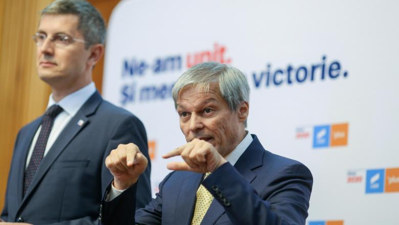 Az USR-PLUS Klaus Iohannist támogatja a második fordulóban
