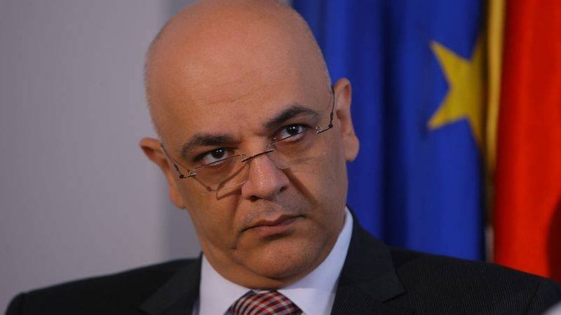 Arafat felszólítja a lakosságot, hogy függesszen fel minden, nem alapvetően fontos tevékenységet ebben az időszakban