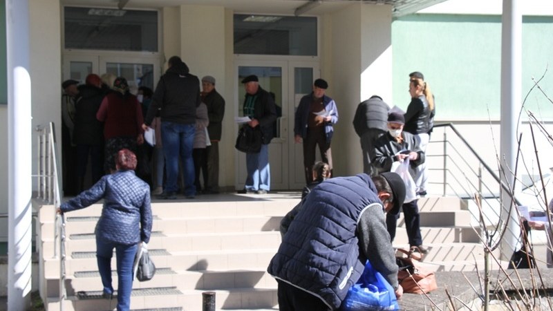 Járóbeteg-rendelők Háromszéken – Szűrések és korlátozott forgalom – Könnygáz