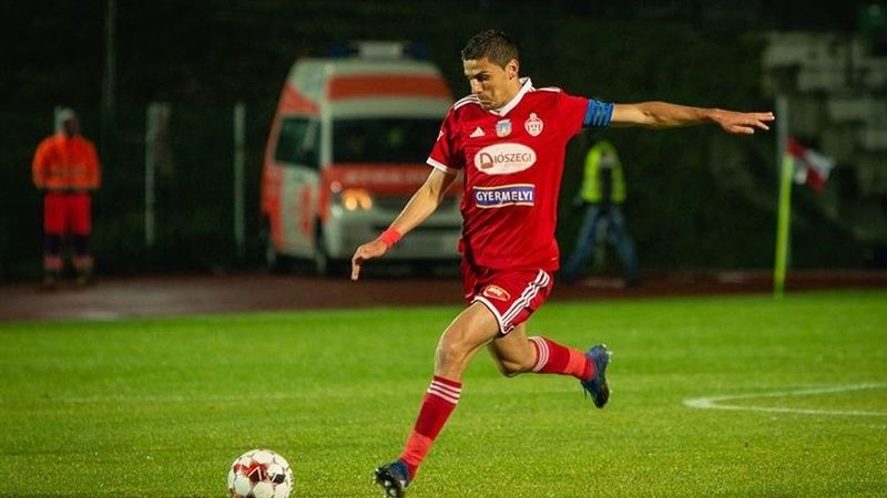 Komolyságának és elkötelezettségének köszönhetően az élvonal egyik meghatározó játékosa lett (Labdarúgás)