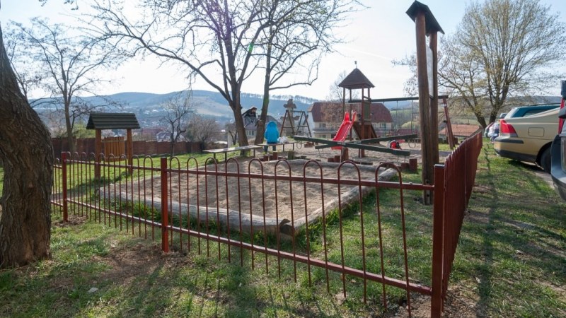 Elmaradnak a Szent György Napok, felfüggesztik a közszállítást, lezárják a játszótereket (Újabb szigorító intézkedések Sepsiszentgyörgyön)