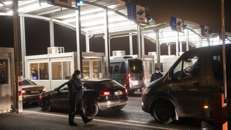 Jelentős torlódás alakult ki a nagylaki átkelőnél