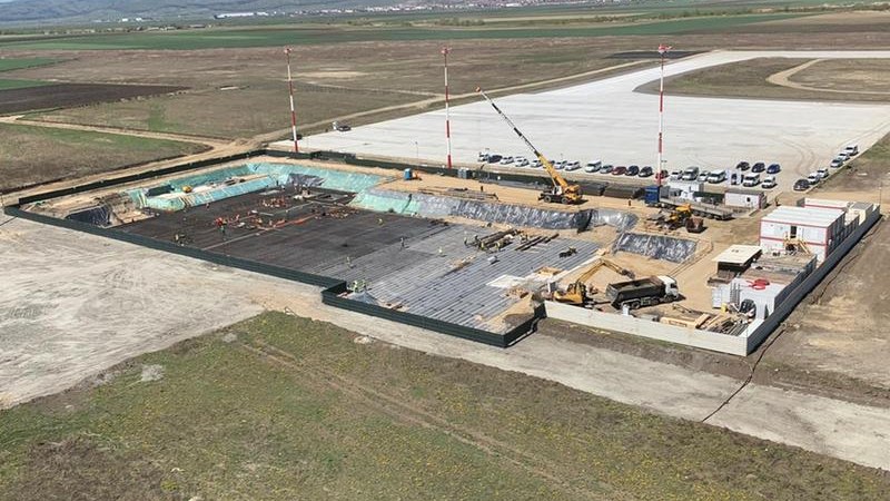 Jó ütemben halad a vidombáki reptér építése (Megyeközi fejlesztések)