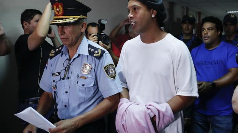 Ronaldinho házi őrizetbe került (VIDEÓ)