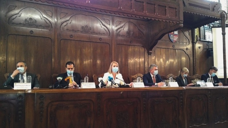 Aláírták a Nyárádtő és a megyeközpont közötti autópályaszakasz kivitelezési szerződését