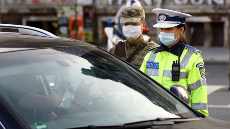 Romániában ismét bírságolnak a kijárási és gyülekezési korlátozások megszegése miatt