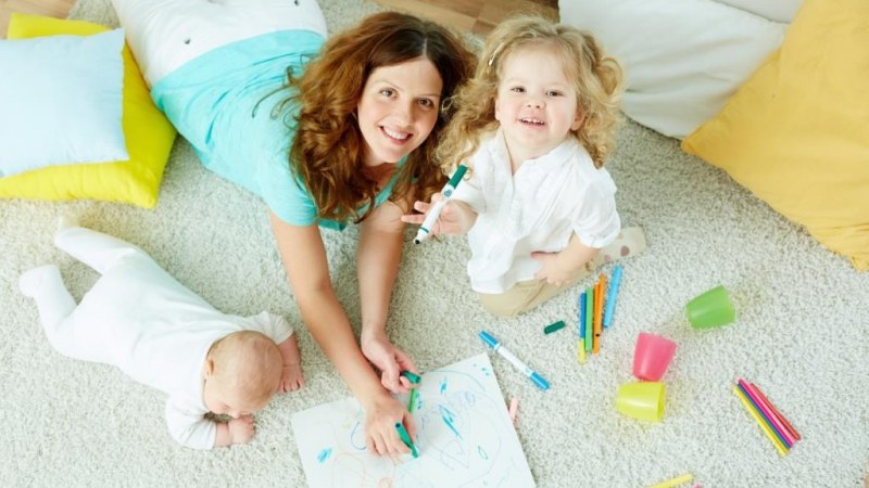 Elfogadta a képviselőház: Szabadnapokat vehetnek ki a szülők az iskolai év végéig