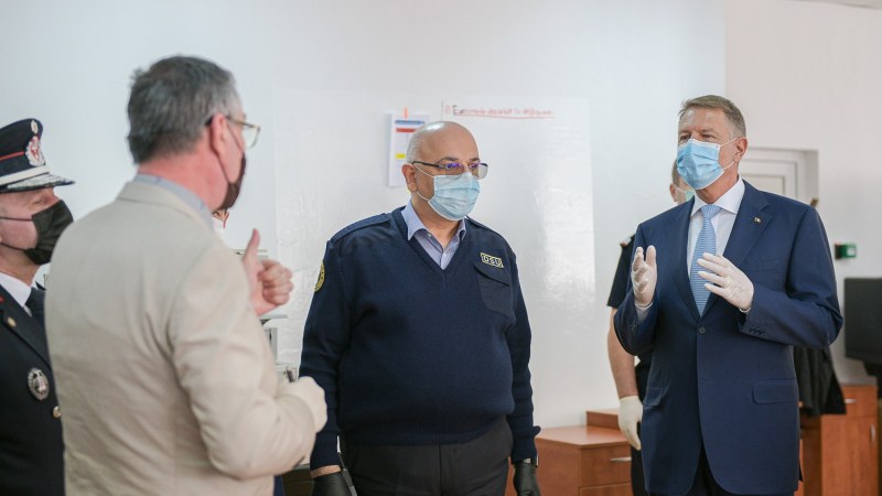 Raed Arafat: Kötelezővé kell tenni a maszkok viselését