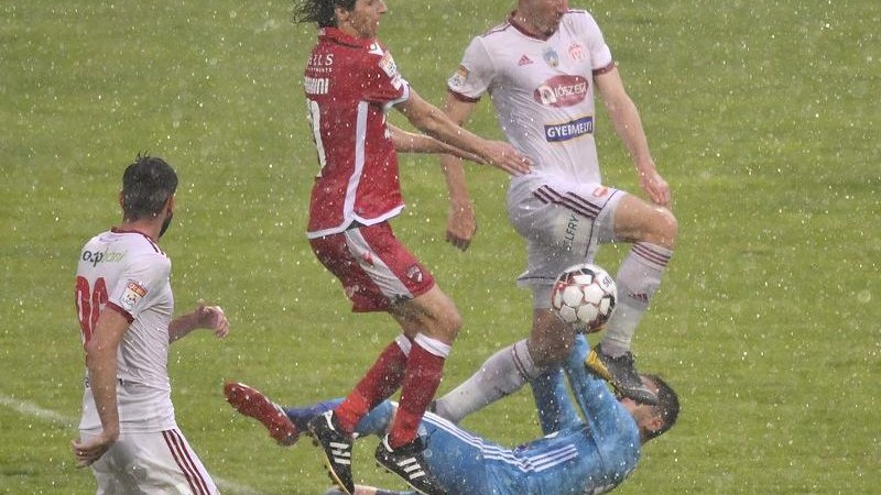 A Sepsi OSK emberhátrányban győzött az FC Dinamo vendégeként (Labdarúgás)