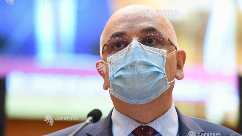 Raed Arafat: A nyílt terű helyek tulajdonosainak kötelességük látható helyre kifüggeszteni a kötelező maszkviselésre vonatkozó rendelkezést