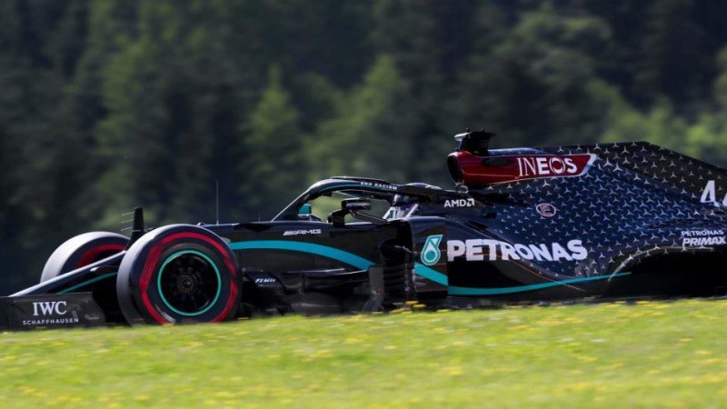 Forma-1, Stájer Nagydíj: Hamilton-siker, Ferrari fekete vasárnap