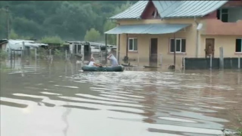 A kormány 353 millió lejt utal ki 14 megye árvízsújtotta településeinek