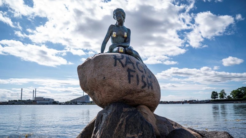 Rasszista hal – írták a Kis hableány szobrára