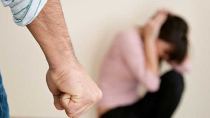 Nem mentesít a büntetőjogi felelősség alól a családon belőli erőszak utáni kibékülés