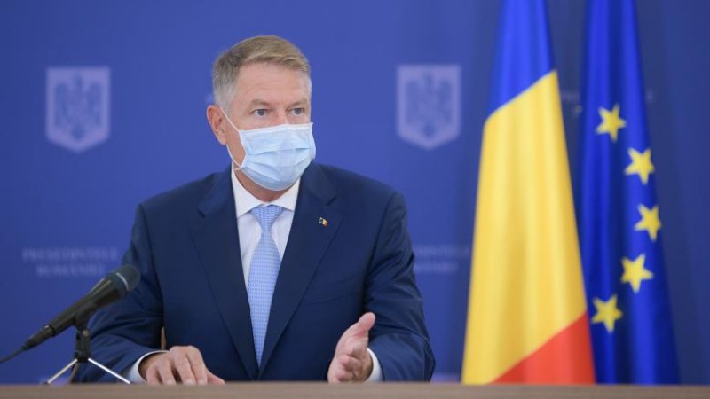 Klaus Iohannis: Úgy lehet megszabadulni a koronavírus-járványtól, ha maszkot viselünk és betartjuk a fizikai távolságot