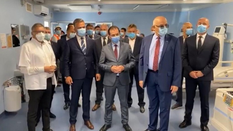 A kormányfő szerint kisebb a gyerekek megfertőződésének veszélye az iskolában, mint felügyelet nélkül, otthon