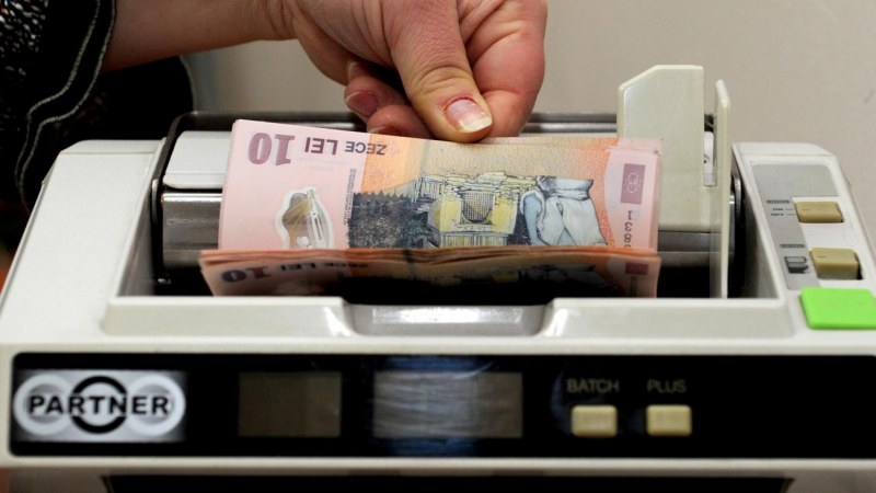 Mától kezdik utalni az első összegeket a kényszerszabadságról visszatértek után