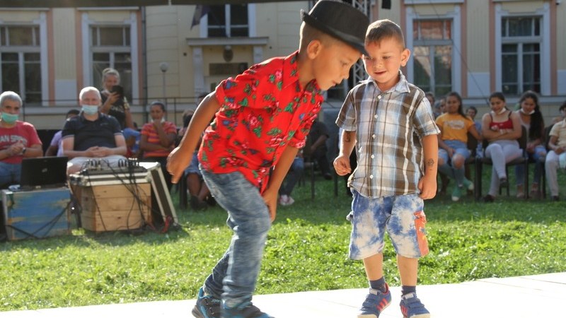 Meglátni egymásban az embert (Manus Őrkői Cigány találkozó)