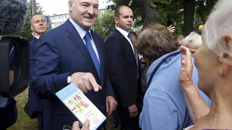 Oroszország keményen beállt Lukasenka mögé (VIDEÓ)