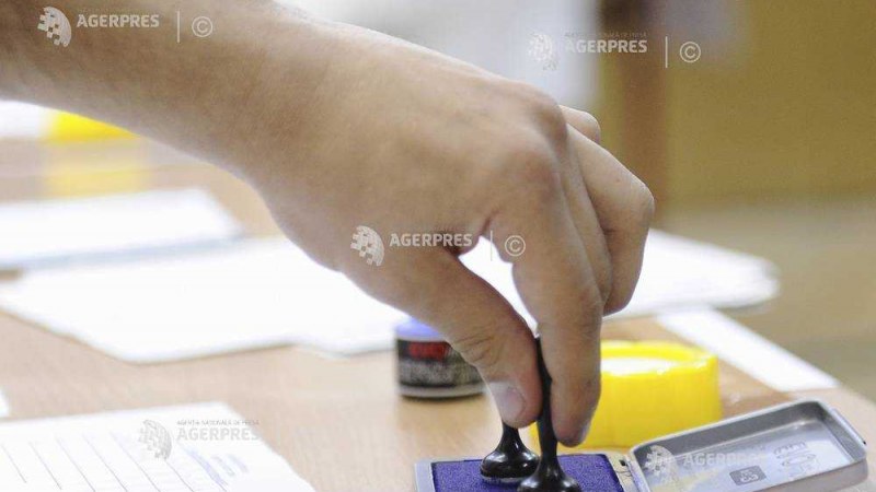 Megnyitottak a szavazókörök; önkormányzati vezetőket választ az ország