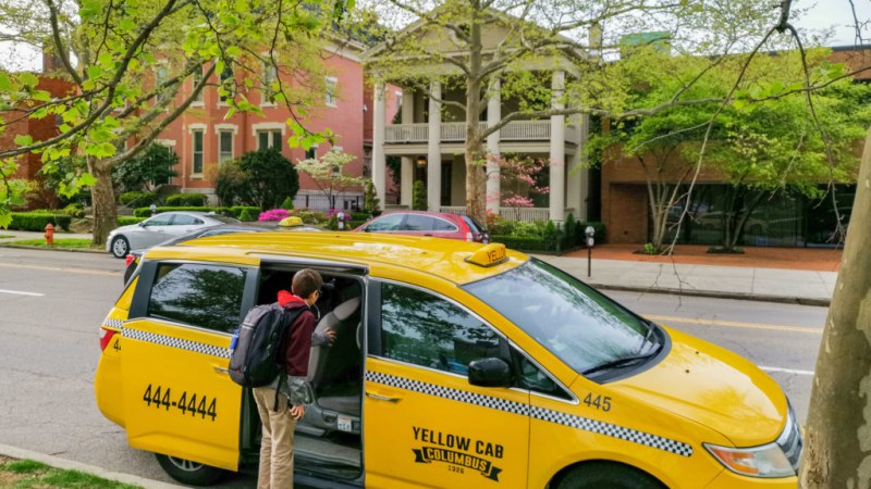 Szenátus: Taxiként használhatók a legtöbb kilencszemélyes személygépkocsik