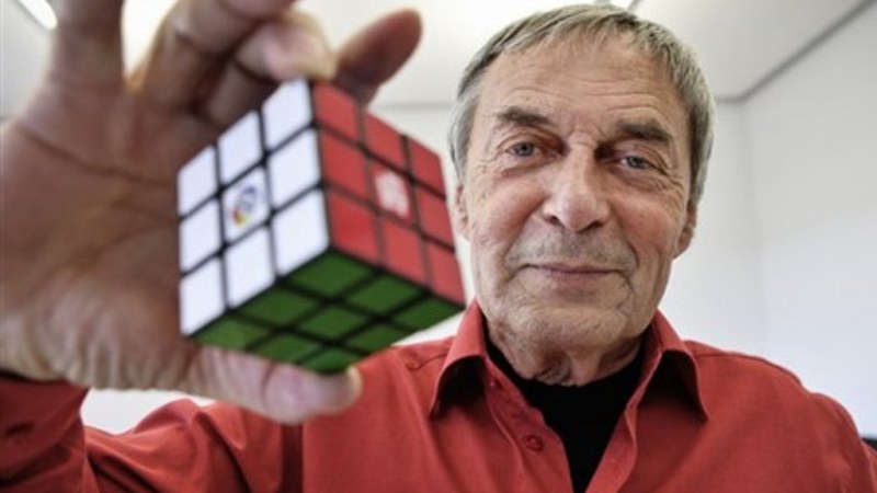 Egy kanadai játékgyártóhoz kerül a Rubik-kocka