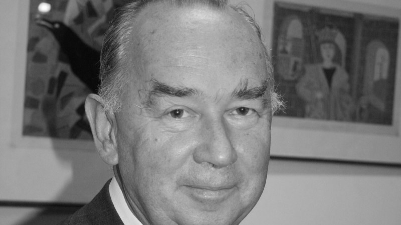 Elhunyt Vekov Károly