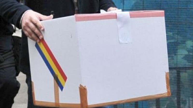 A karanténban, elkülönítésben, kórházban lévő, illetve fogvatartott személyek mozgóurnával szavaznak, ha ezt igényelték