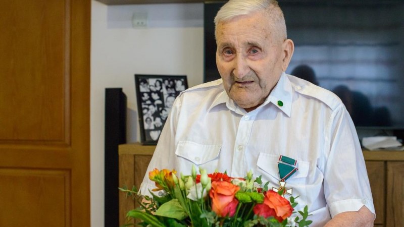 A 100. életévét betöltött Nagy Sándor veterán honvédet köszöntötték (Sepsiszentgyörgy)