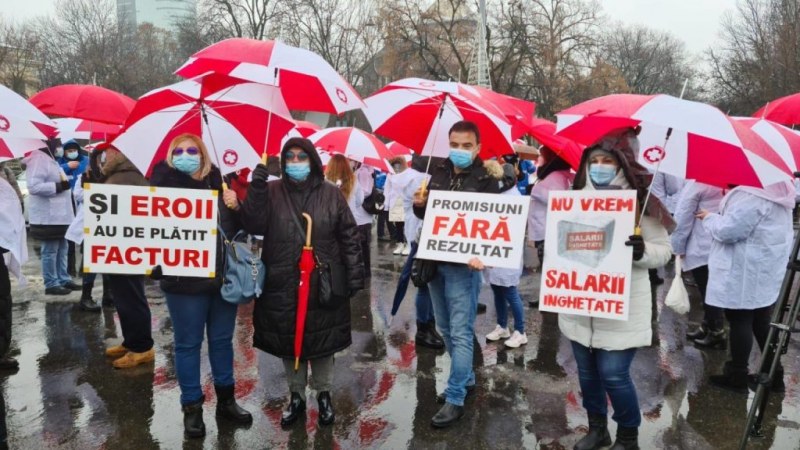 Országszerte utcára vonult a Sanitas szakszervezet