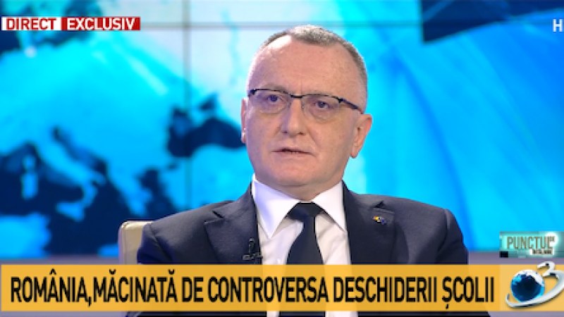 A tanulóknak és a tanároknak állandóan maszkot kell viselniük az iskolában