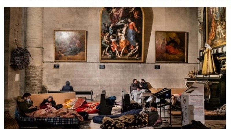 Illegális bevándorlók százai foglaltak el egy brüsszeli templomot