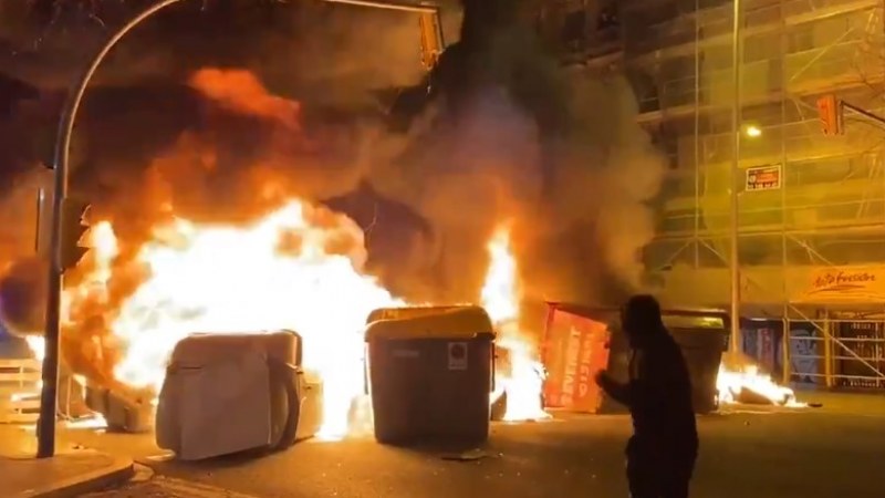 Spanyolországban elszabadult az erőszak, a baloldal a terrorizmust éltető énekes mellé állt