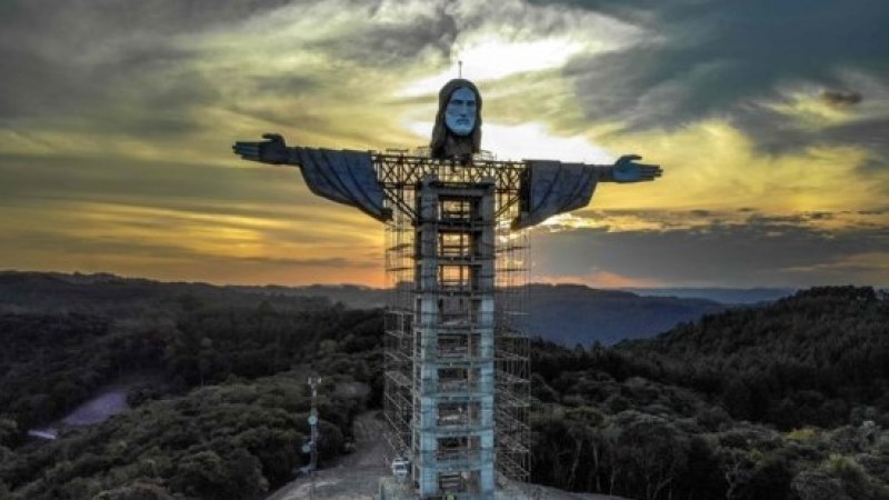 A világ egyik legnagyobb Krisztus-szobrát építik Brazíliában