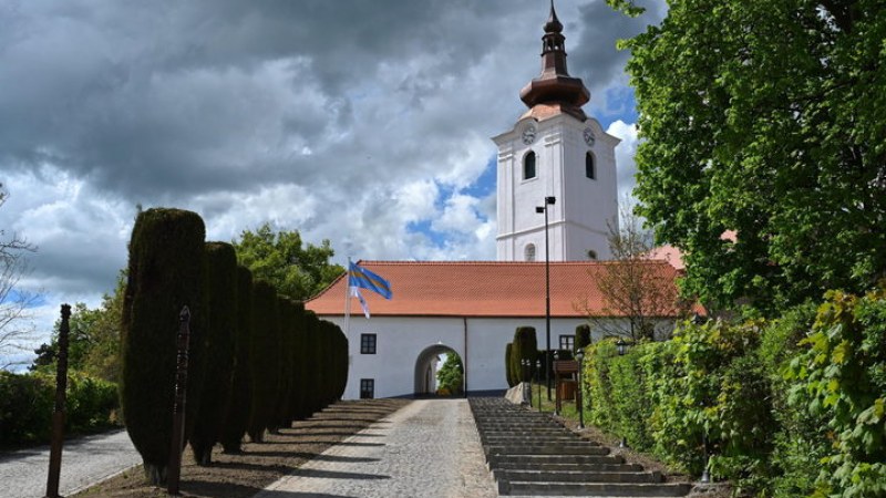 Felszentelték a megújított sepsiszentgyörgyi vártemplomot